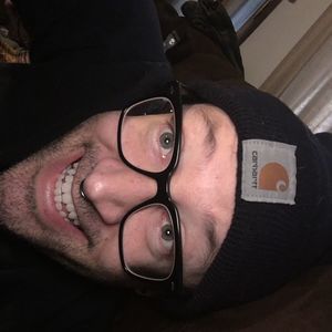 Meet your Posher, Dustin